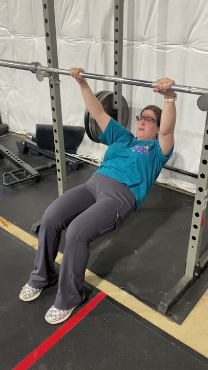 Eden's Peak client performing a strength exercise